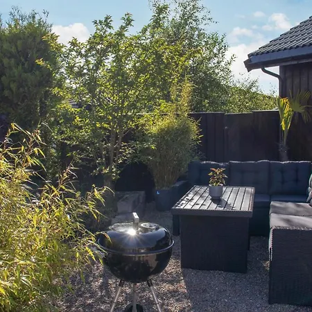 2 Bedroom Awesome In Daire Sveio